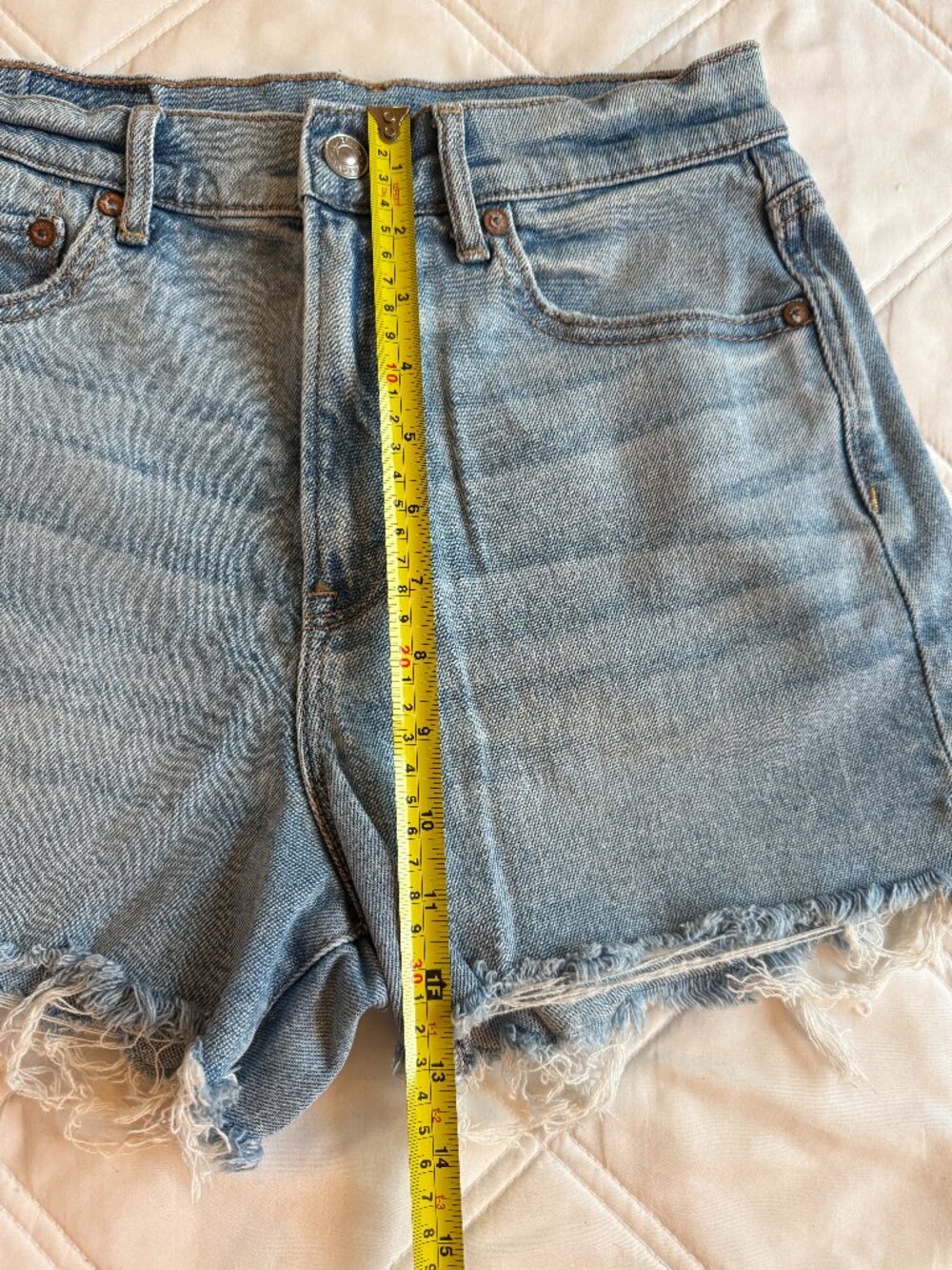 American Eagle High Waisted Stretch Denim Shorts Size 4